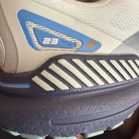 Brooks Women’s Athletic Shoes in baby , blue and Navy blue - Picture 15 of 16